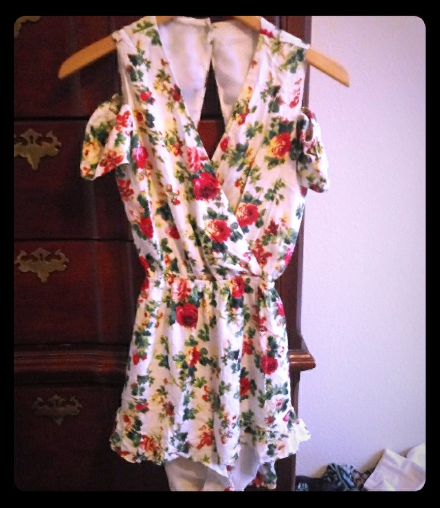 Hommage los Angeles floral backless romper…​